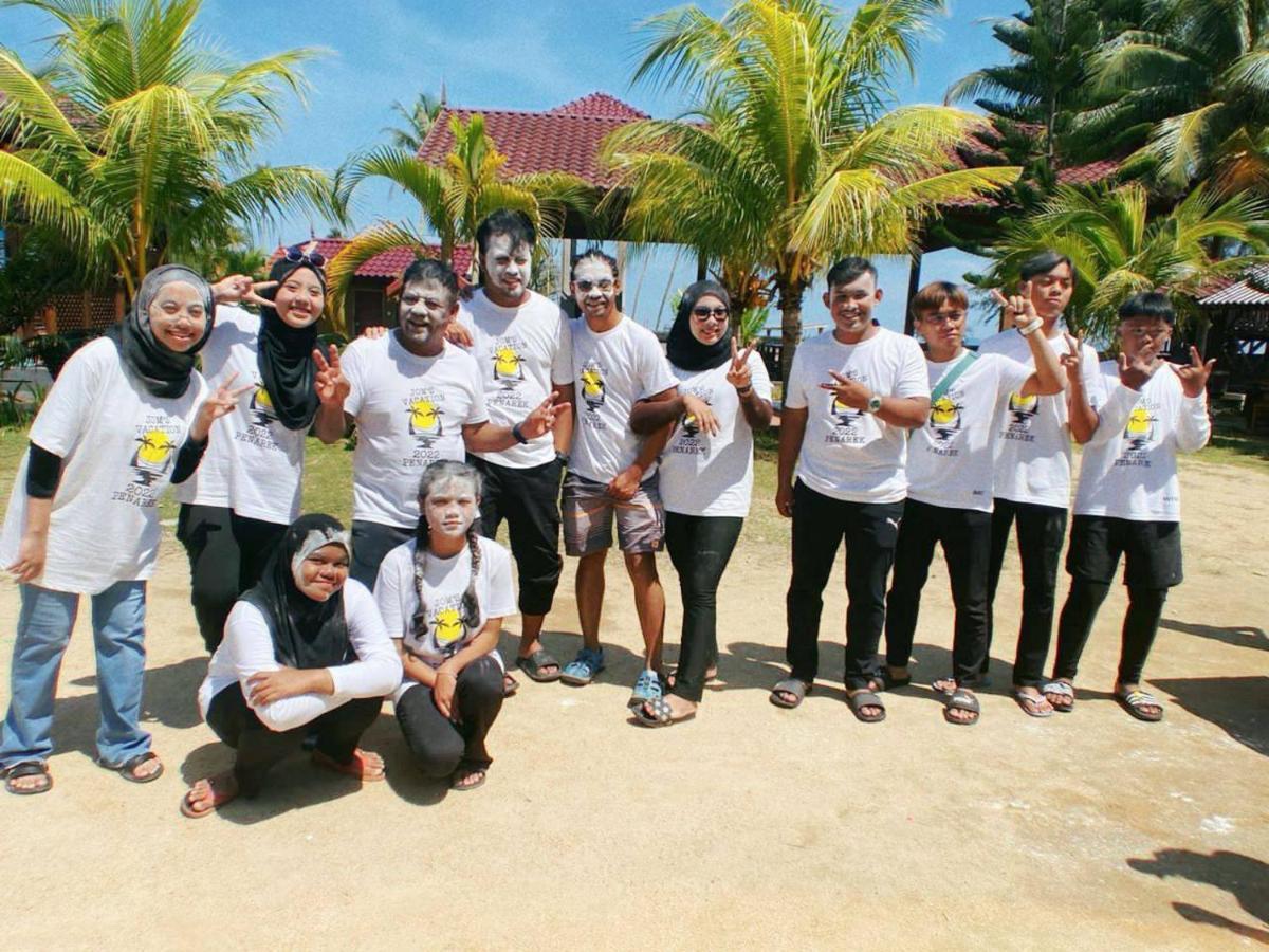 Bayu Beach Penarek Kampung Penarik